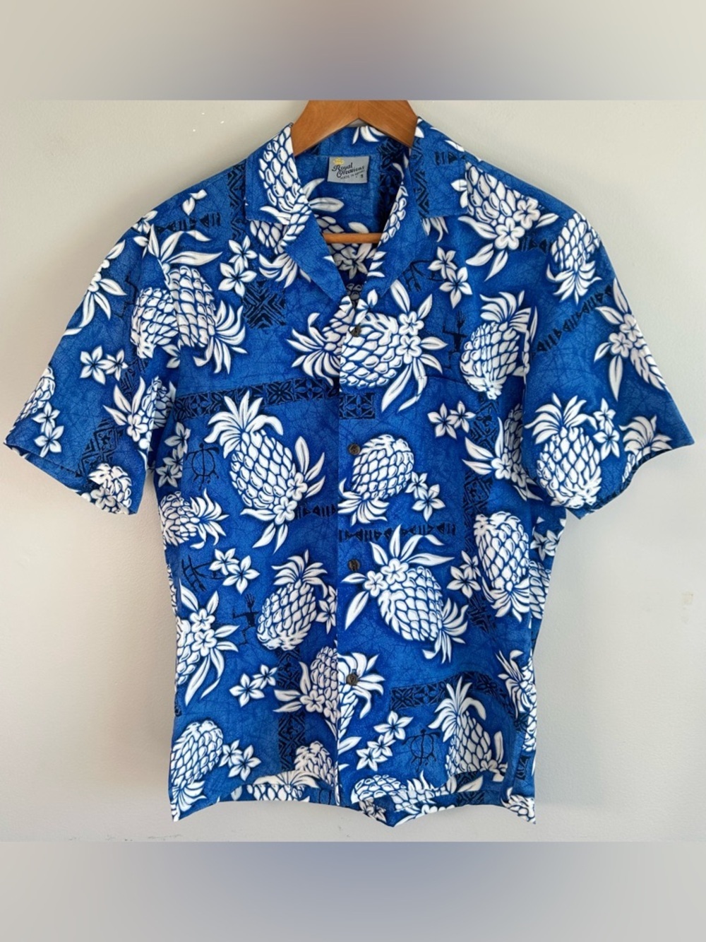 Royal Creations Men’s Hawaiian Aloha Shirt Size S Blue Pineapples Palms Vacation